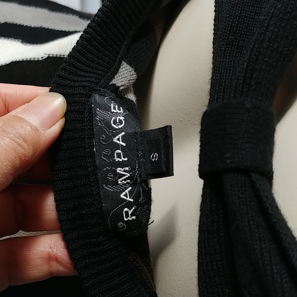 Mini body con striped knit dress size small - Picture 7 of 7